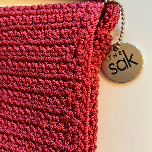 NWOT The Sak Crochet Crossbody Bag in Salmon - Picture 2 of 8